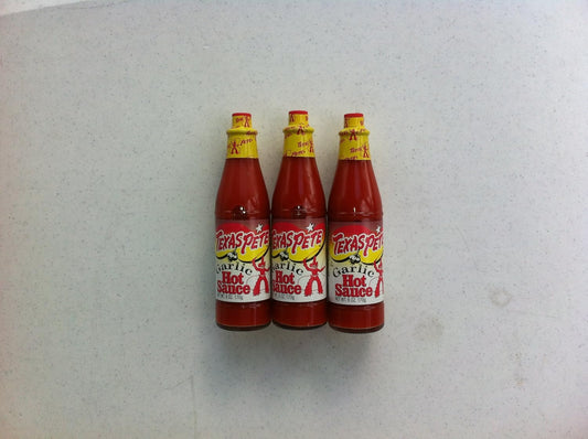 Texas-Pete-Garlic-Hot-Sauce-3-6oz.-bottles-(3pak)---------468